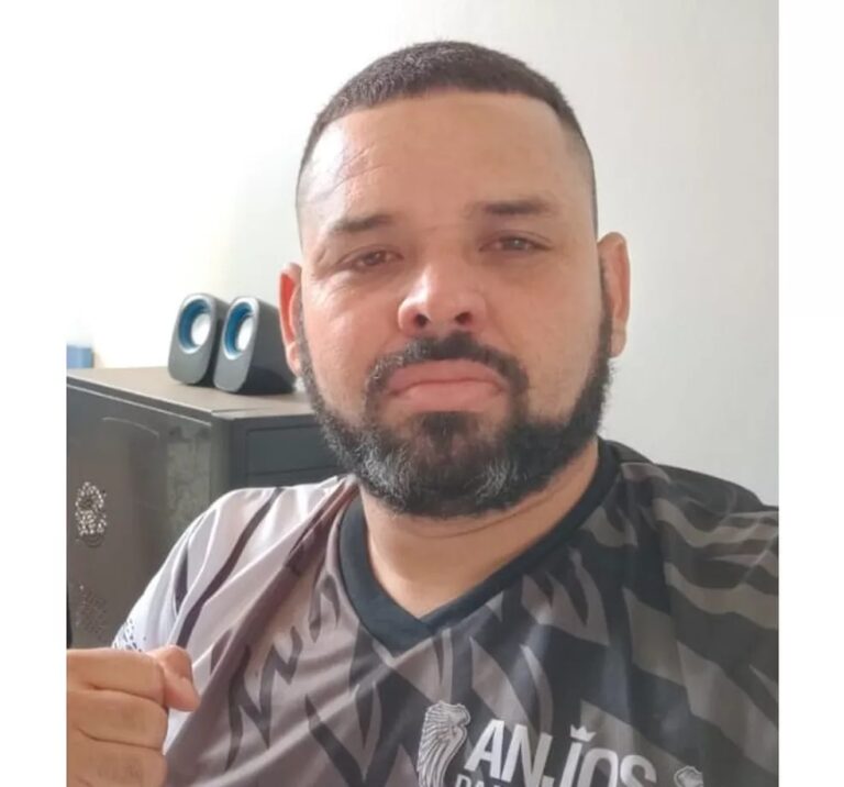 Saiba quem é o motorista de aplicativo que salvou a criança arremessada de carro pelos pais