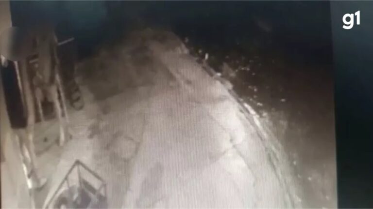 VÍDEO: deficiente físico é assassinado a facadas em frente a mercado