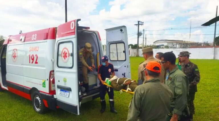 Mecânico resgatado de acidente aéreo é transferido ao Pronto Socorro na Capital