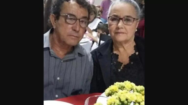 Casal de idosos morre preso às ferragens após bater em carreta na BR-364