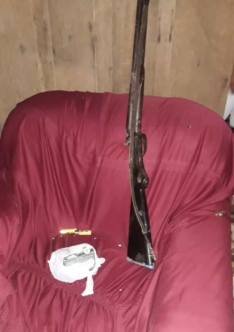 Mulher é morta a tiros na frente dos filhos