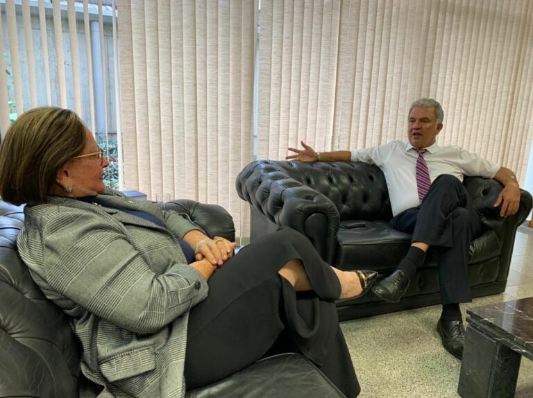 Petecão bate o martelo e define Vanda Milani como sua pré-candidata ao Senado