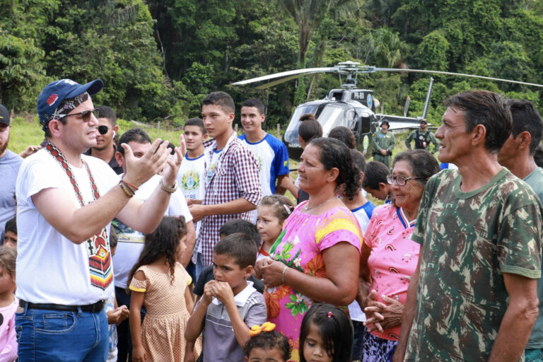 Governo do Acre entrega Plano de Turismo Comunitário na Serra do Divisor