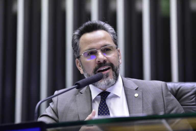 Ministério do Desenvolvimento Regional paga R$ 1,5 milhão em emendas de Alan Rick