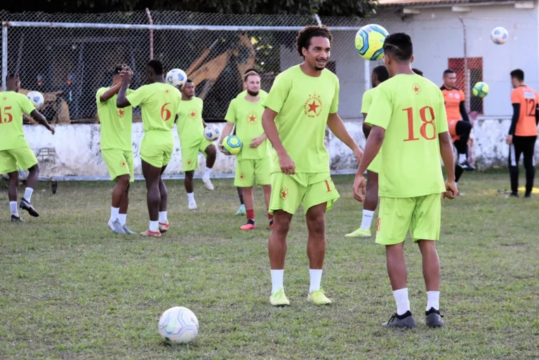 Estrelão mira diante da Onça Pintada a ponta da tabela