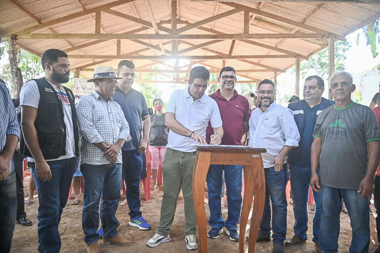 Governo assina ordem de serviço e garante manutenção da rodoviária de Capixaba