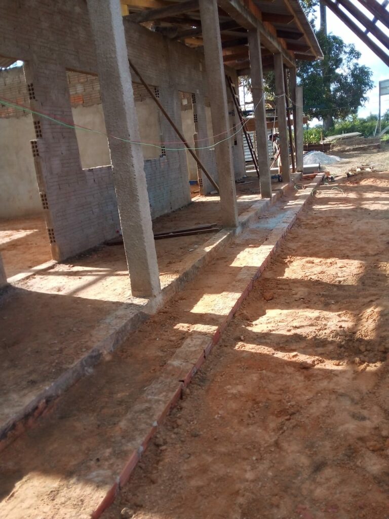 Governo do Acre divulga fotos da reconstrução de escola que foi alvo de incêndio criminoso em Sena