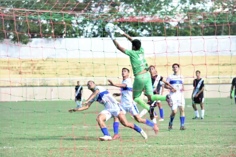 Galo e Tourão superam Almirante e Raposa pelo Campeonato Sub-20