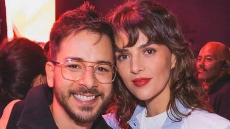 Junior e Monica mostram o filho no jardim da mansão e impressionam