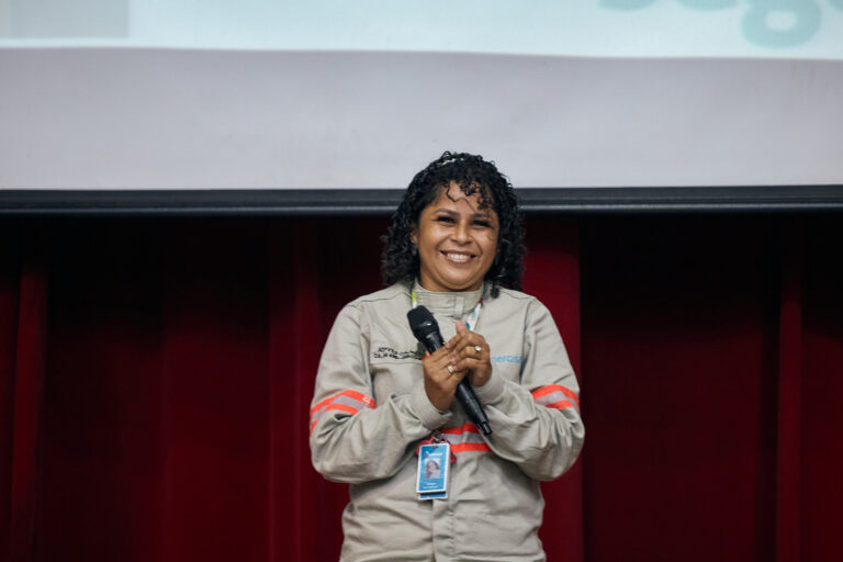 De auxiliar de serviços gerais a eletricista reconhecida nacionalmente, conheça a história da acreana Gilmara dos Santos