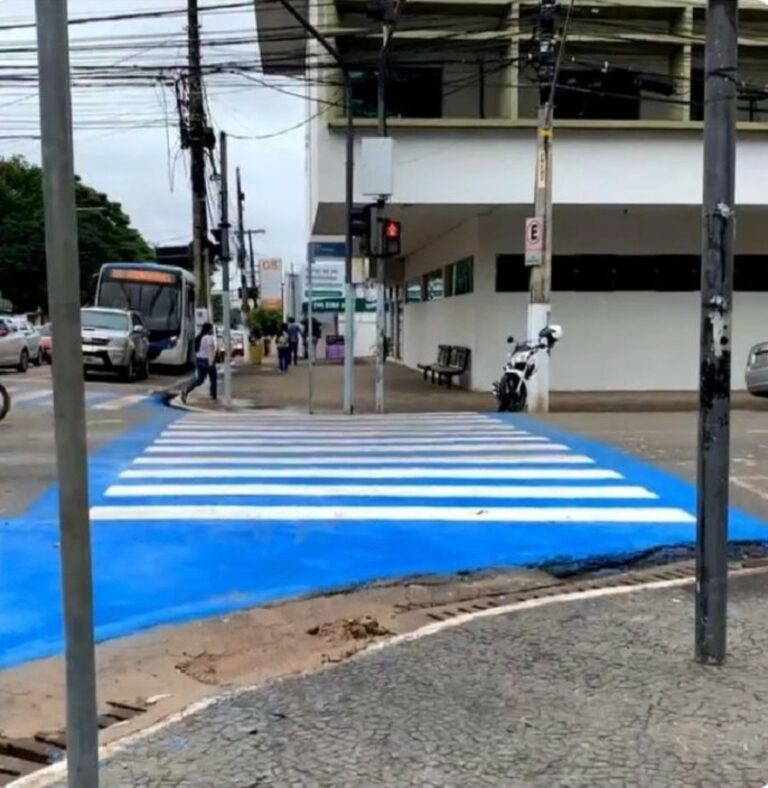 RBtrans diz que faixas em azul têm caráter didático e escolha está amparada em lei