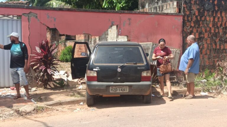 Motorista derruba muro de residência após perder controle de carro em Rio Branco
