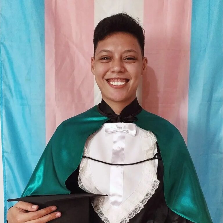 Turma de Medicina Veterinária da Ufac recebe nome de aluno trans que teve nome social negado