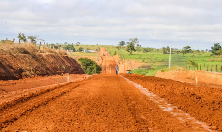 Deracre inicia trabalhos nos ramais do 18 e do 19 em Brasileia