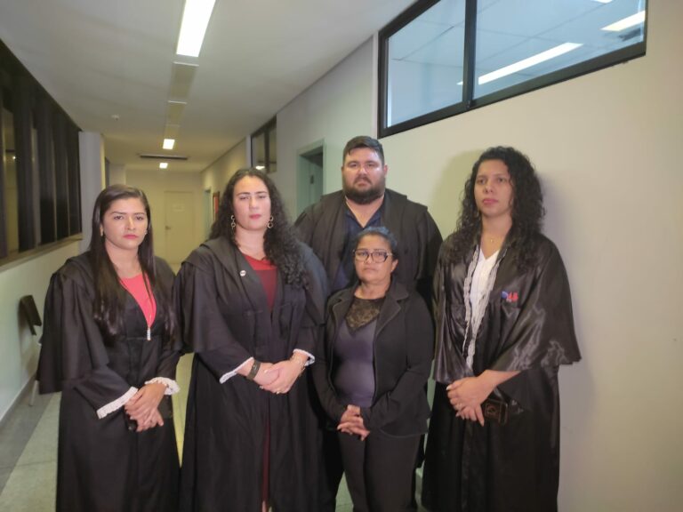 “Teve justiça e a verdade prevaleceu”, diz mãe de Jonhliane após julgamento de Ícaro e Alan