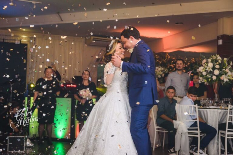 Exclusivo! Emoção e imagens de tirar o fôlego: Fernanda Hassem abre álbum de fotos do casamento com Israel Milani