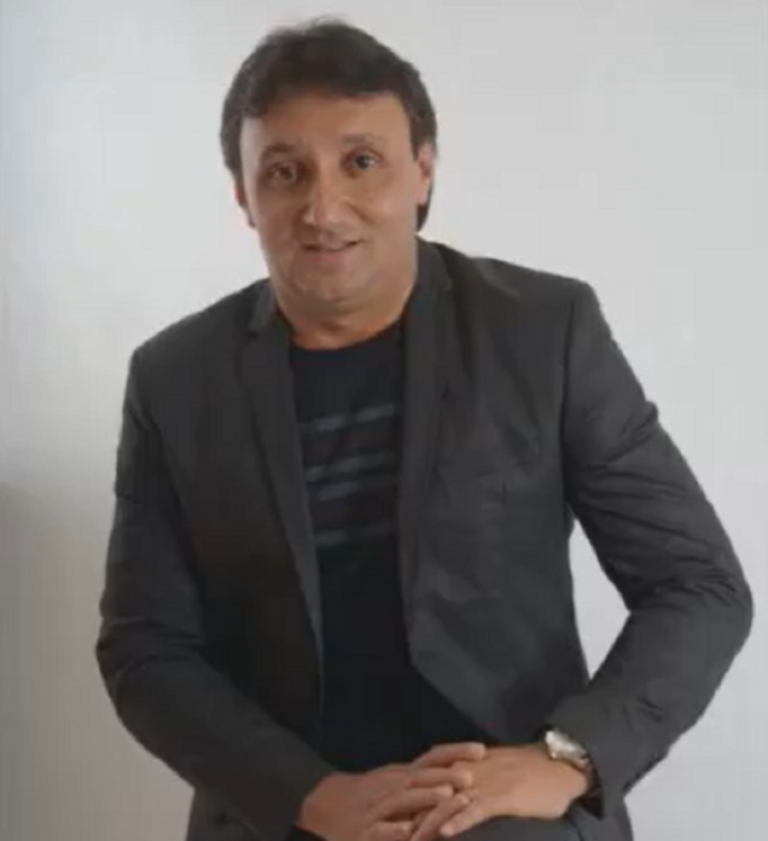 Entre a saúde e a música: enfermeiro é reconhecido em atendimento por músicas