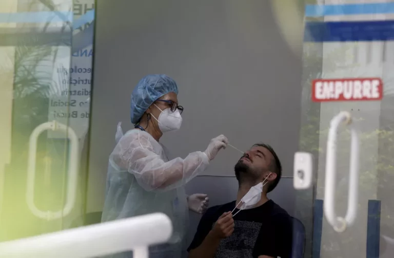 Casos de Covid-19 no Acre aumentaram mais de 500% em um mês, diz levantamento