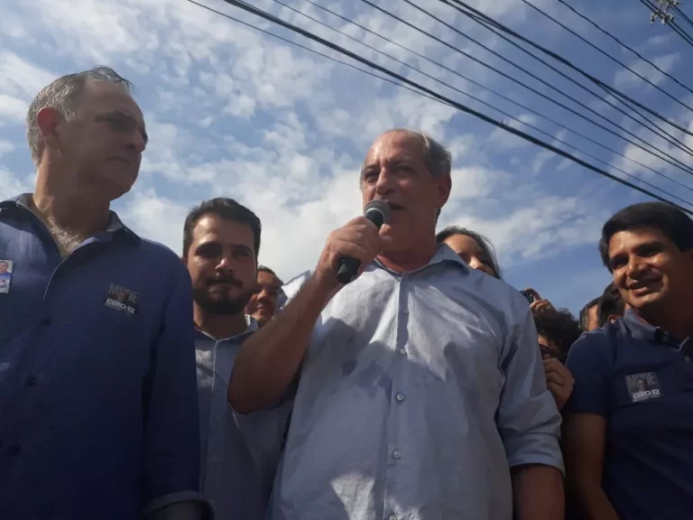 Ciro Gomes revela que tem acreano na família e declara que estado “merece apoio que não tem tido”