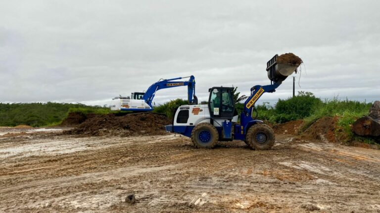 Expoacre Juruá: governo executa limpeza da área do entorno do estádio, em Cruzeiro do Sul