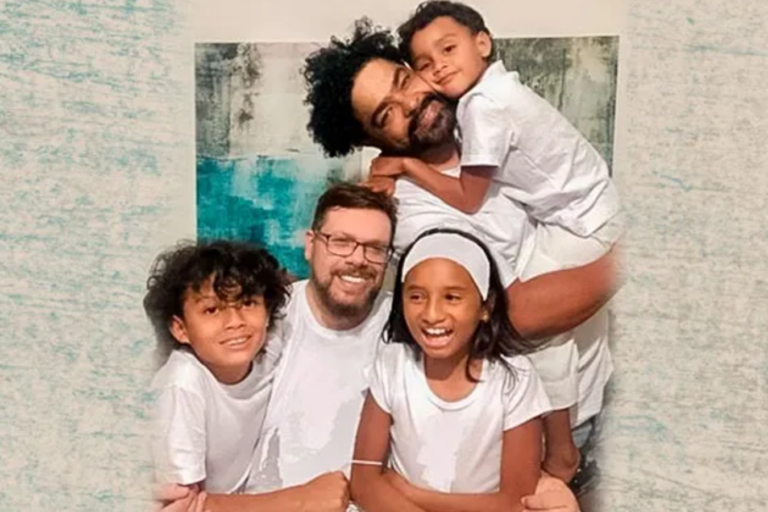 Casal homoafetivo de outro estado adota três irmãos tarauacaenses