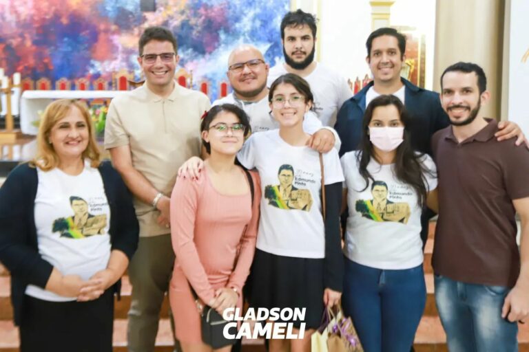 Gladson participa de missa pelos 30 anos da morte do ex-governador Edmundo Pinto