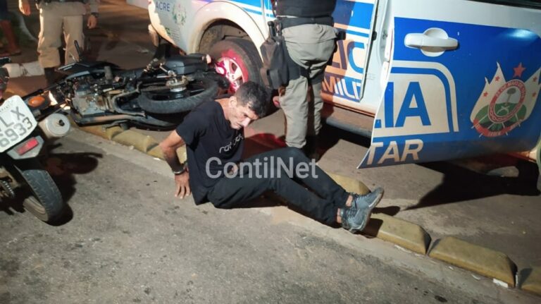 Motociclista foge de abordagem, provoca acidente e acaba preso com droga em Rio Branco