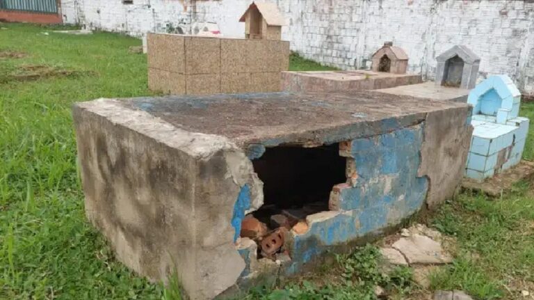 Vandalismo em túmulos do cemitério de Brasileia causa revolta na população