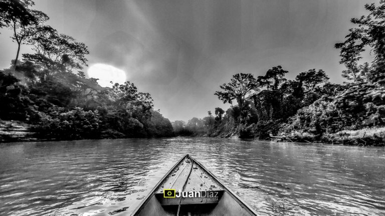 Rio do Acre em preto e branco