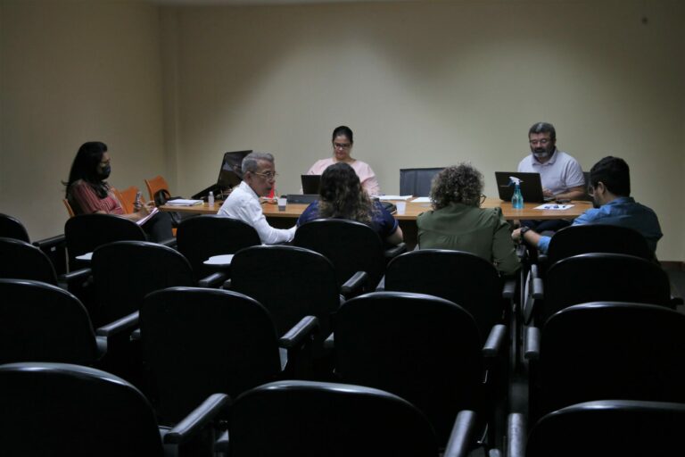 Mães começam a ser ouvidas em sindicância que apura mortes de crianças com SRAG no AC