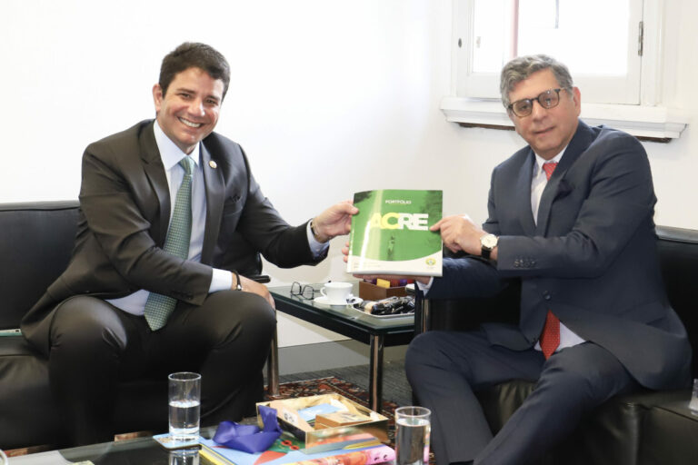 Gladson se reúne com embaixador em Londres para apresentar projeto sobre o Acre