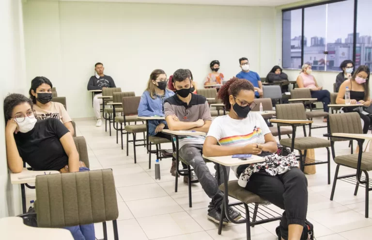 200 concursos públicos com inscrições abertas; veja lista