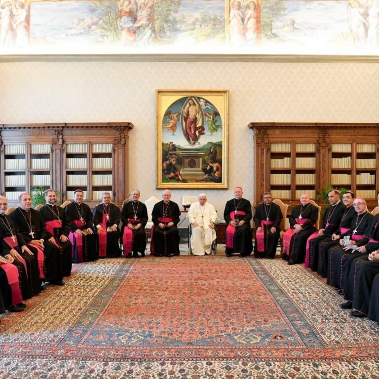 Bispo do Acre participa de encontro com o Papa Francisco: “Pediu para não abandonar os pobres”