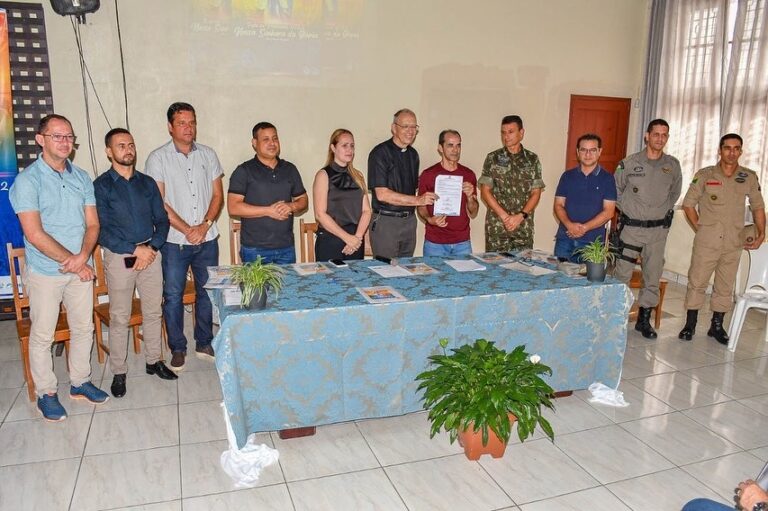Prefeitura firma parceria com Diocese para retomada do Novenário de Nossa Senhora da Glória