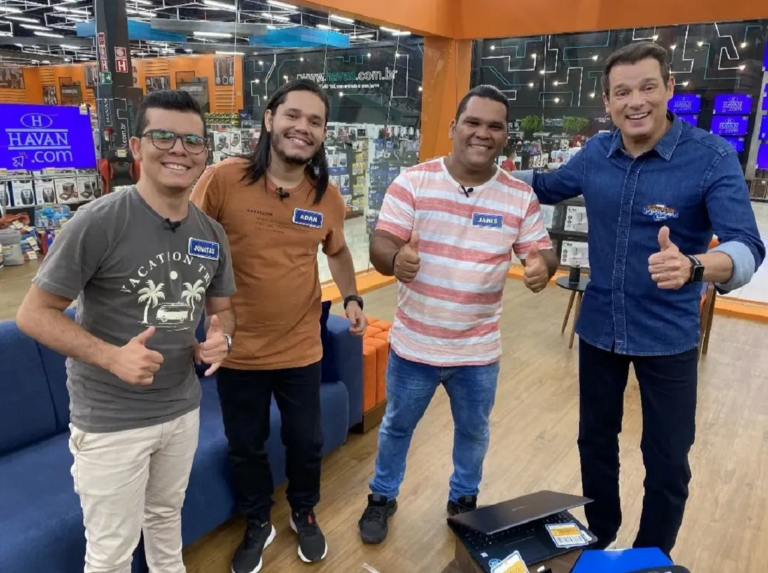 Família acreana ganha R$ 80 mil em prêmio no Domingo Legal do SBT; confira