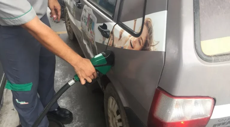 Lula optou para que preço de combustíveis aumente em 1º de janeiro, diz Sachsida