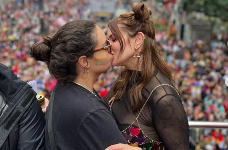 Famosos esbanjam romance na 26ª Parada do Orgulho LGBT+; veja fotos
