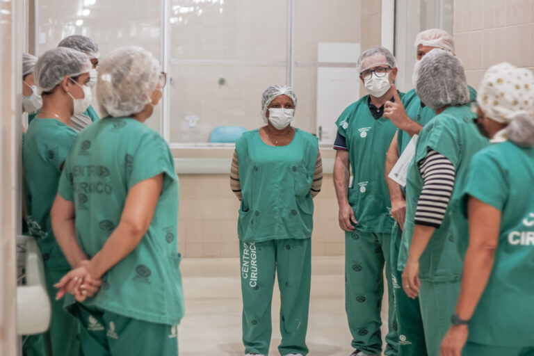 Equipe técnica da Fundhacre vistoria centro cirúrgico e se organiza para mais procedimentos