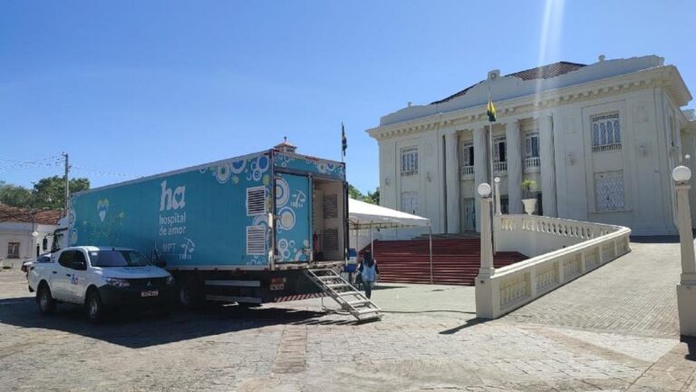 Ação de saúde em frente ao Palácio Rio Branco oferece atendimentos e orientações sobre câncer