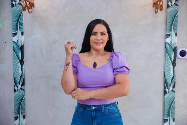 Promoção relâmpago de blusas com marcas renomadas na Closet Tropical; Leve 3 por até R$ 129,90