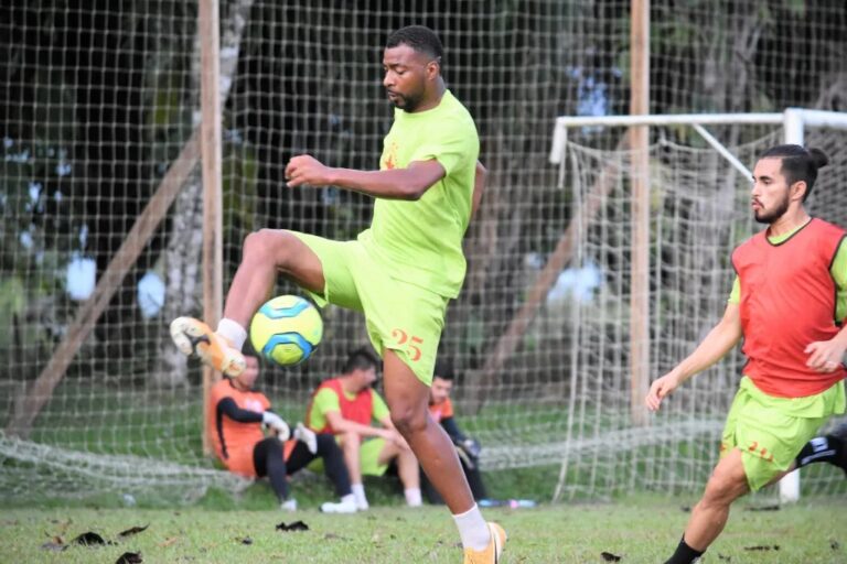 Rio Branco e Amazonas fazem confronto pela liderança do Grupo 1