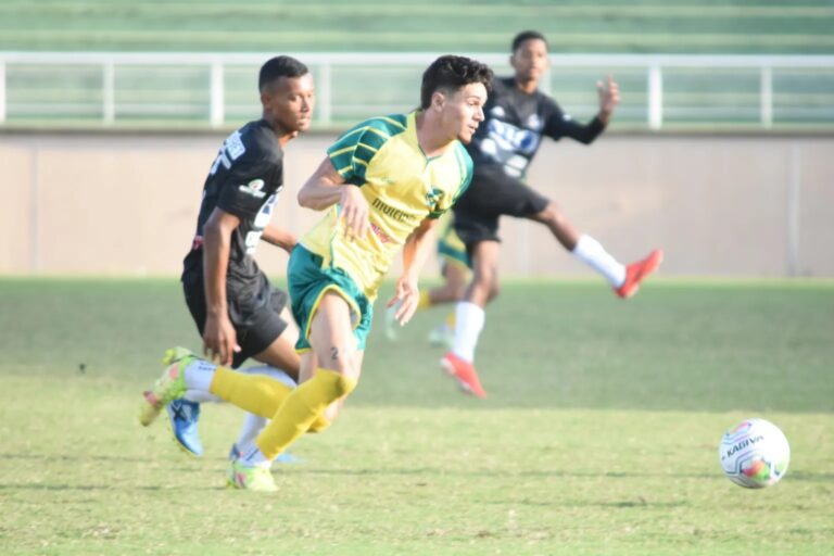 Plácido perde; Náuas vence e vai às quartas-de-final