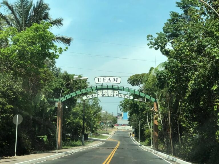 Aluno é picado por cobra no campus da Universidade Federal do Amazonas