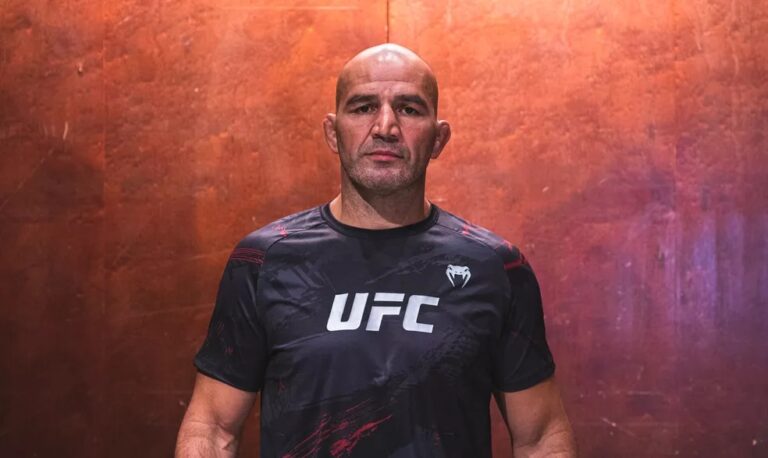 Glover se coloca na mesma prateleira de Wand, Minotauro, Lyoto e Aldo