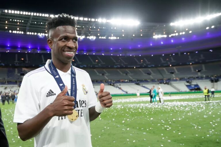 Vini Jr. chega a acordo e renovará com o Real Madrid até 2026