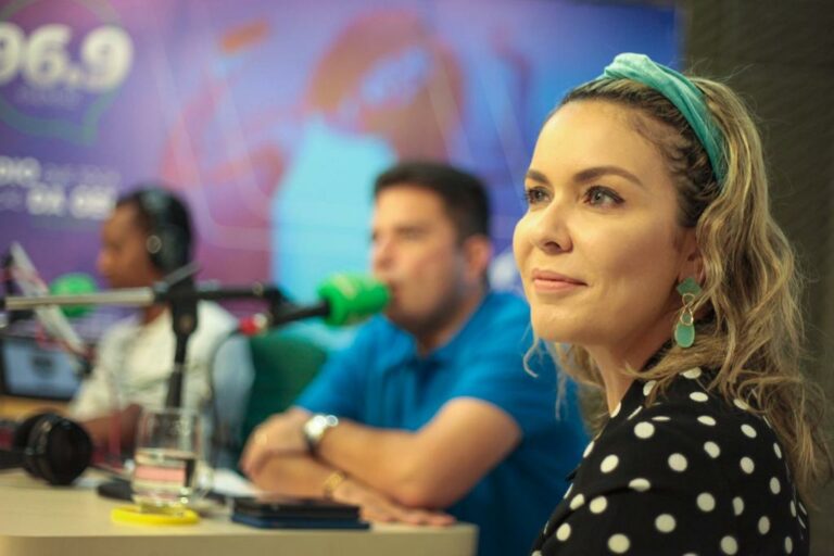 “Deixo o governo com sentimento amplo”, diz Mirla após pedir exoneração do cargo de porta-voz