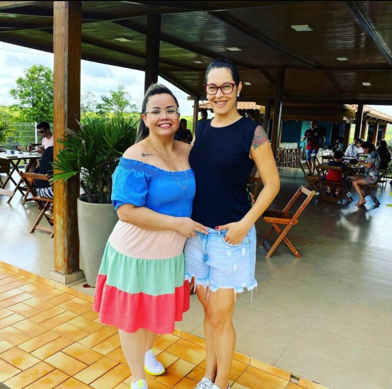 Vereadora acreana ganha festa surpresa e faz declaração a esposa: “Obrigada minha morena”