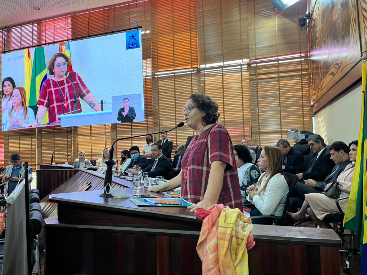 Naluh Gouveia relembra estupro na adolescĂȘncia e diz que polĂtica de Ăłdio faz aumentar feminicĂdio Naluh Gouveia relembra estupro na adolescĂȘncia e diz que polĂtica de Ăłdio faz aumentar feminicĂdio