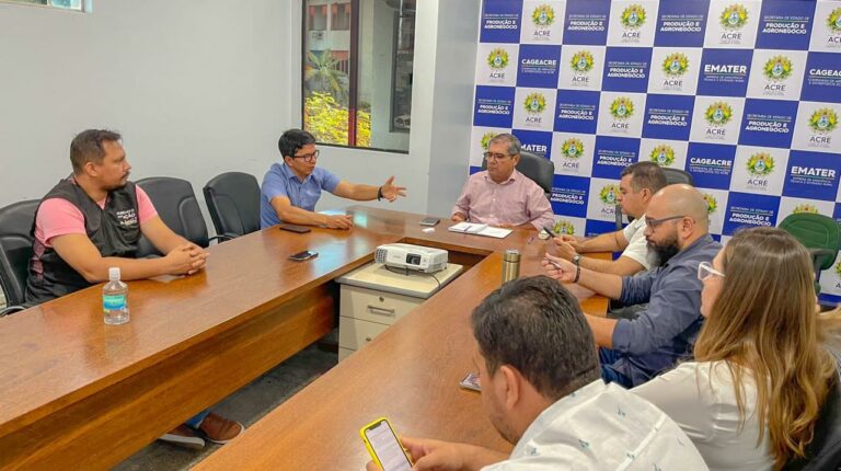 Jenilson se reúne com secretário da Sepa para tratar da cadeia produtiva do açaí no AC