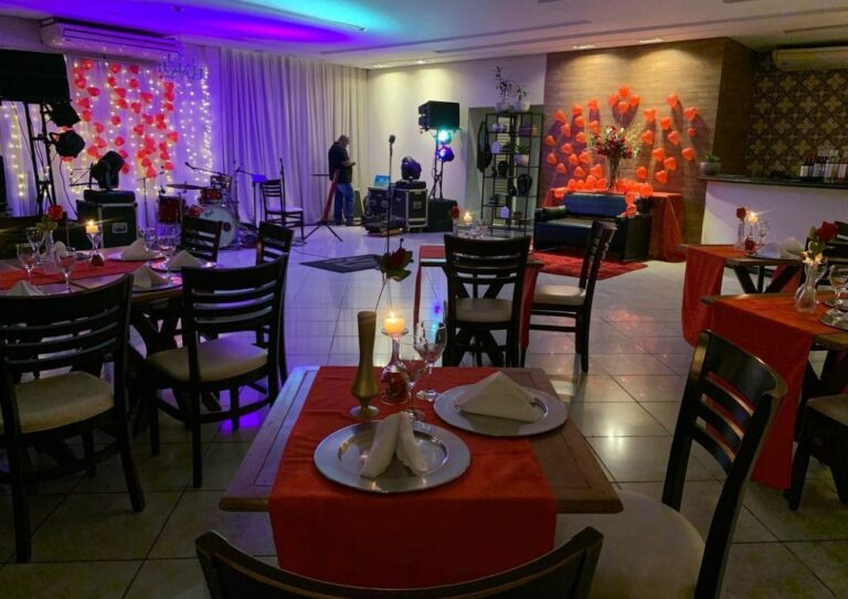 Gabriela Queiroz: Restaurante Pão de Queijo foi destaque no Dia dos Namorados; veja fotos